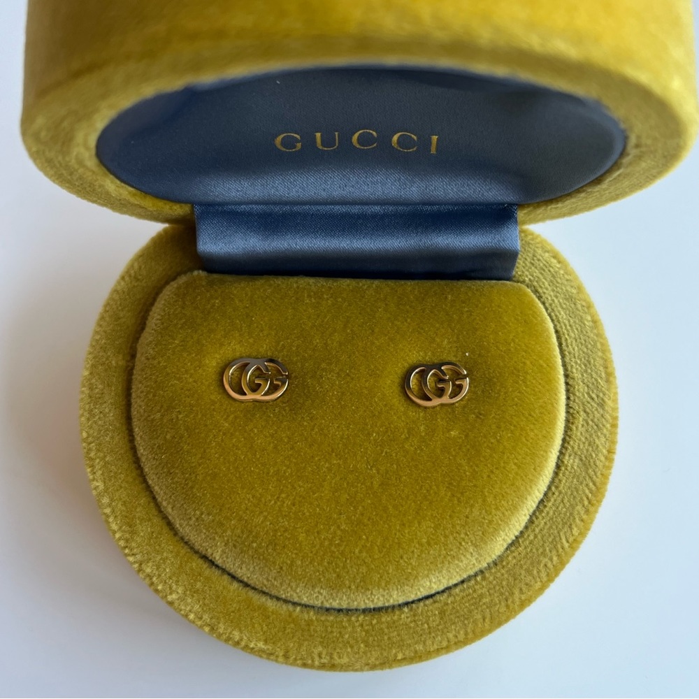 Gucci Running GG 18k Yellow Gold Stud Earrings